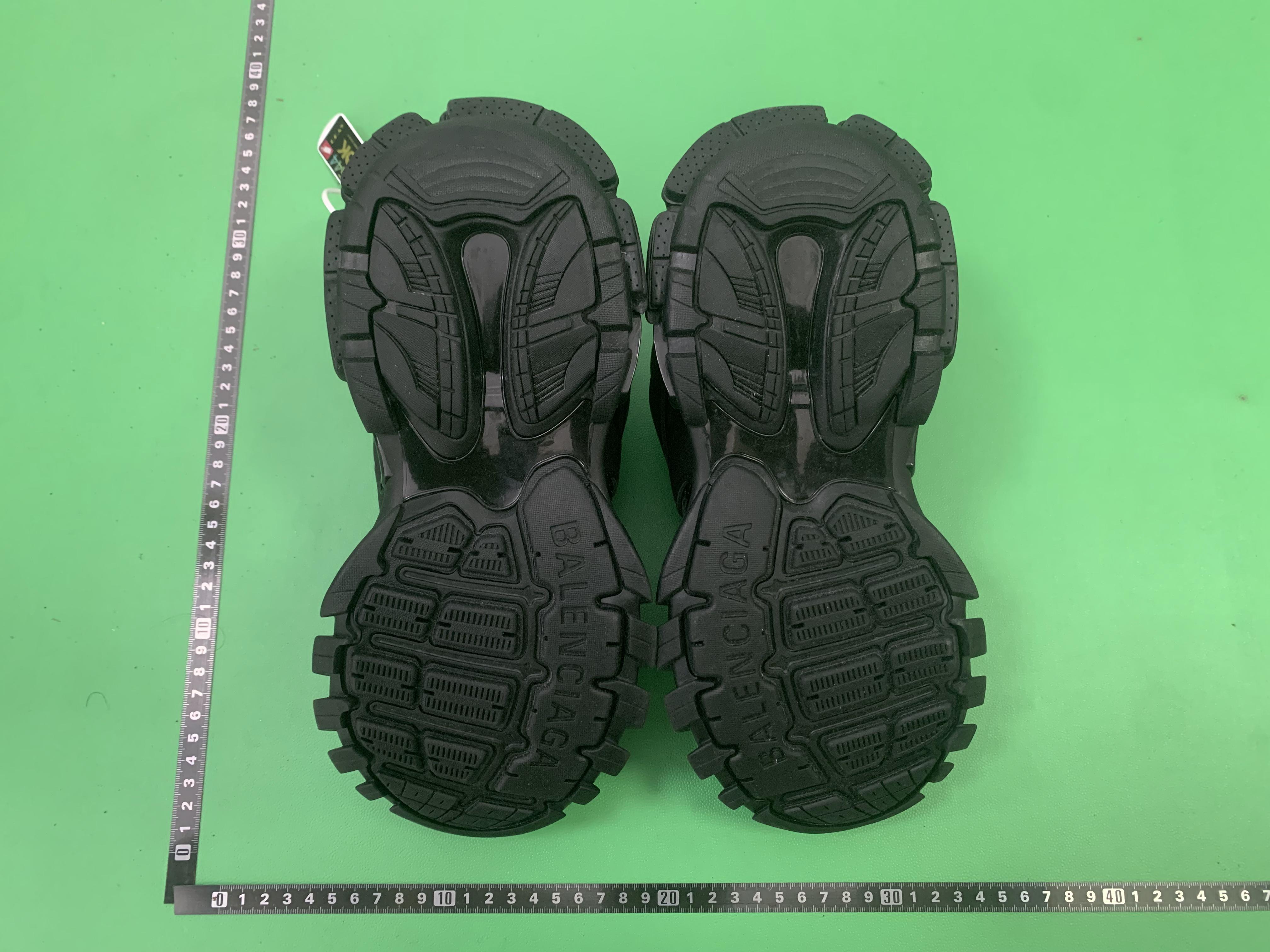 OK  Batch   Balenciaga Track  With LED -2