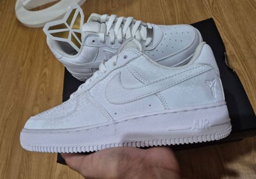 An Updated Look At The Kobe Bryant x Nike Air Force 1 Low “Forever White”(pic2)